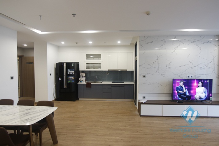 High floor three bedrooms apartment for rent in Vinhome Metropolis, Lieu Giai street, Ha Noi